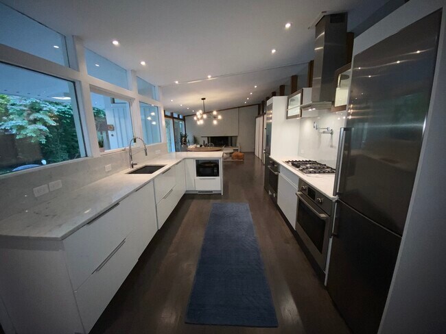 Foto del edificio - 2104 Zuppke Dr