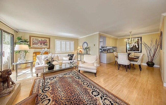 Building Photo - 1236 Wellesley Ave