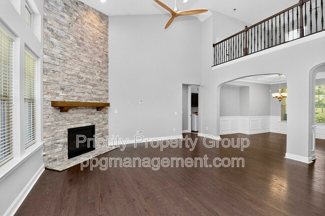 Building Photo - 16436 Palisades Cmns Dr