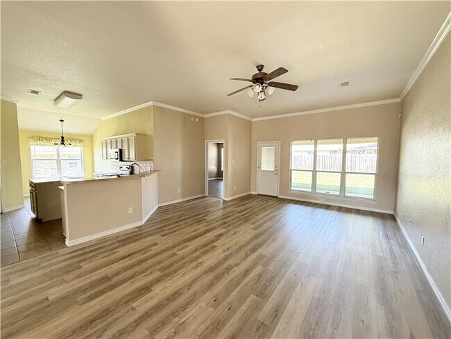 Foto del edificio - 2409 Gail Dr