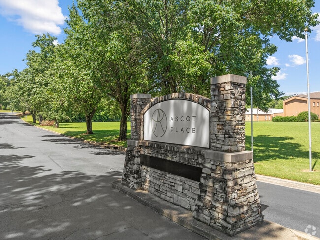 Entrance - Ascot Place Apartments