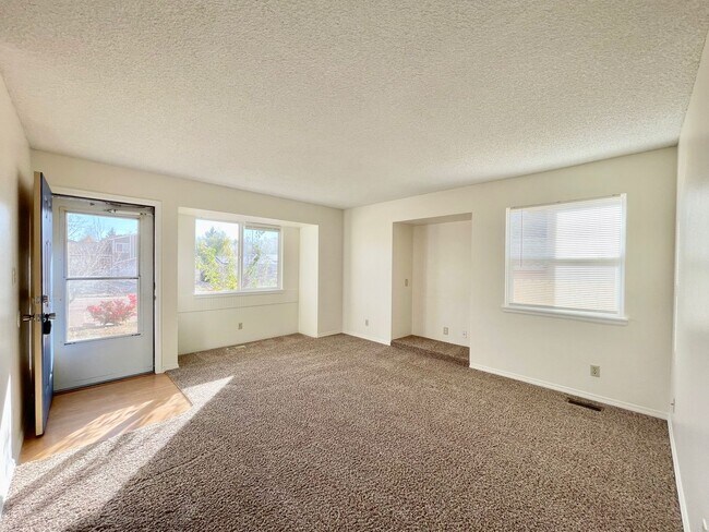 Building Photo - 2 Bedroom 1 Bath Rancher in Constitution Hills and Minutes to Peterson AFB