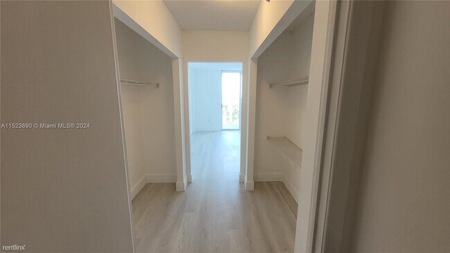 Foto del edificio - 2 br, 2 bath Condo - 20515 E Country Club ...
