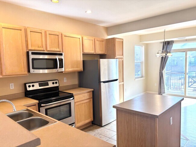 Foto del edificio - Newly updated 3bd 2.5 bath townhome for rent Aurora CO 80012