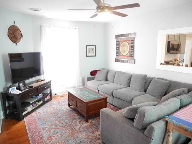 Building Photo - Charming 3-Bedroom Home in Cambridge – Ste...