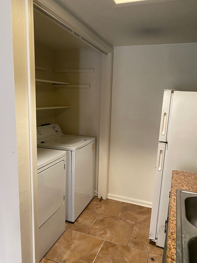 Building Photo - A beautiful three bedroom townhouse ready ...