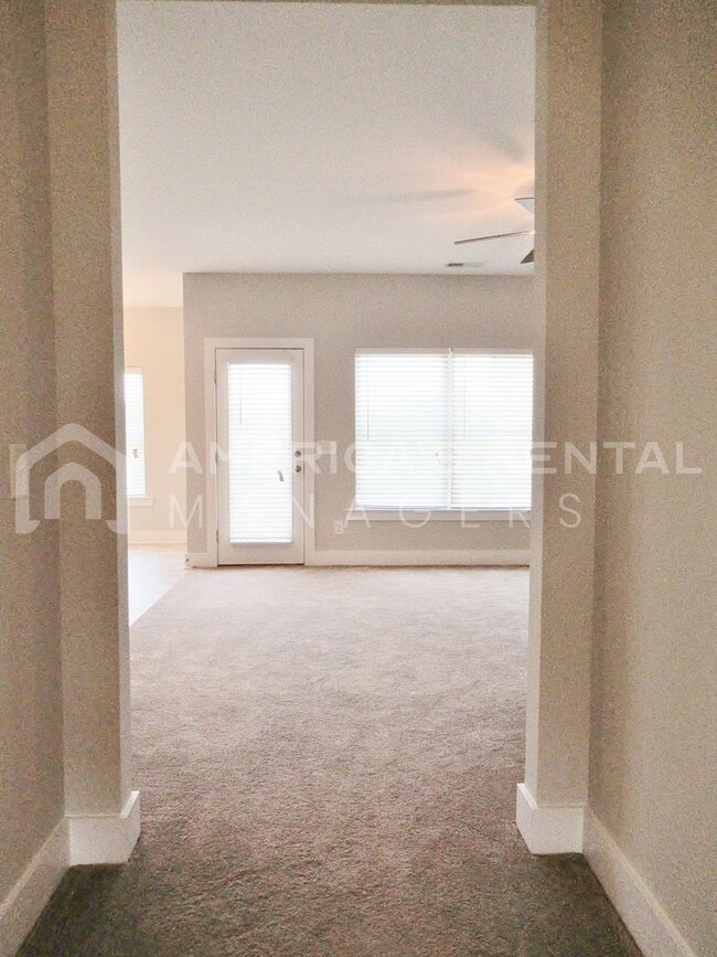 Foto del edificio - Home for Rent in Tuscaloosa - Available to...