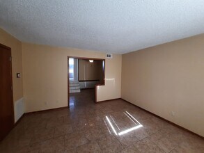 Building Photo - 4606 W Maple St