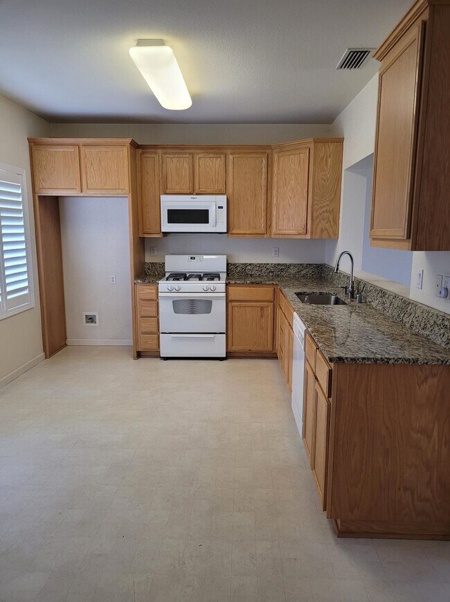 694 Anna Dr, Ripon, CA 95366 House Rental in Ripon, CA