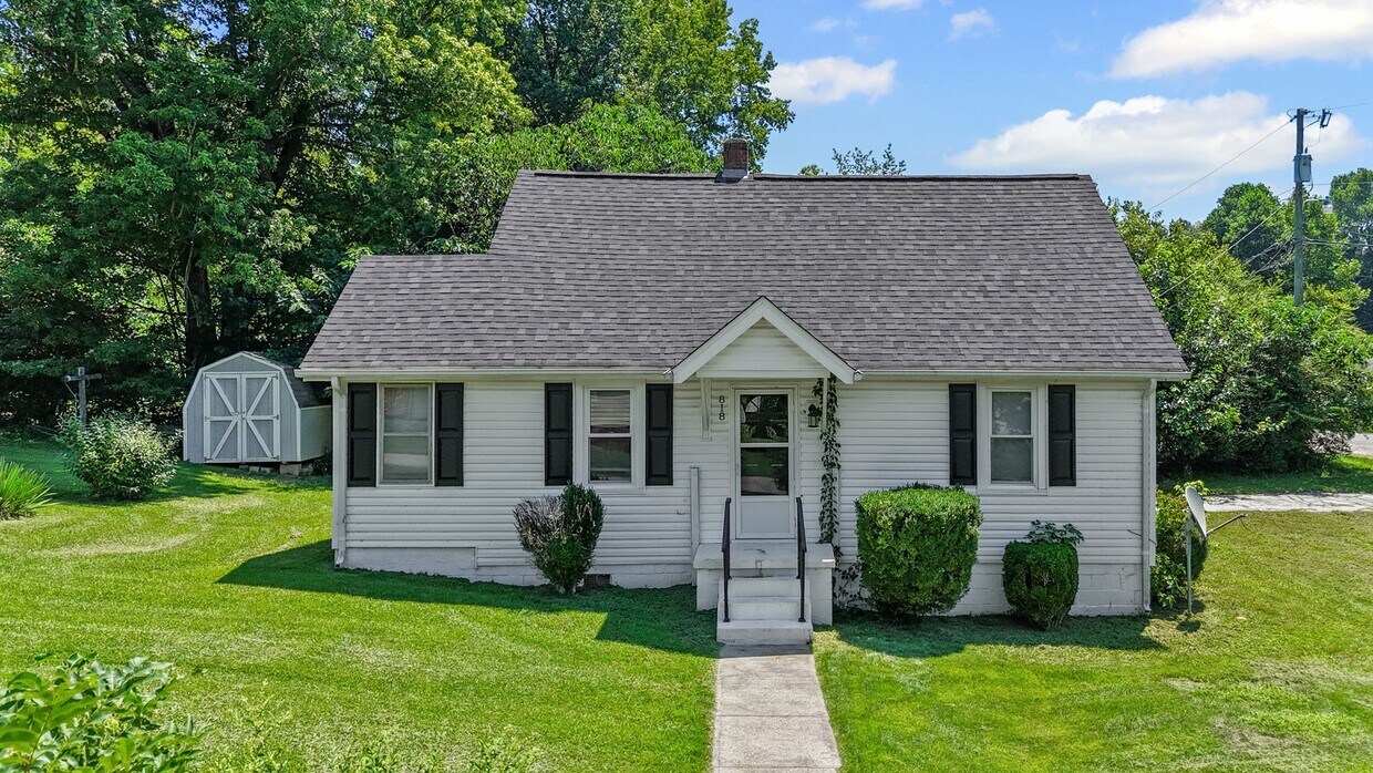 Foto principal - Updated 4-Bedroom Home in Blackstone!