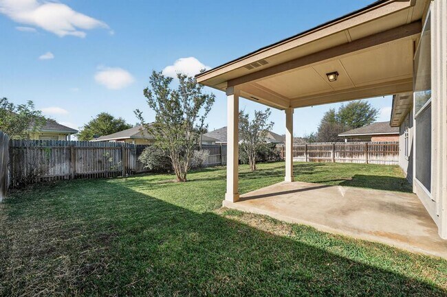 Foto del edificio - 3137 Corrigan Ln