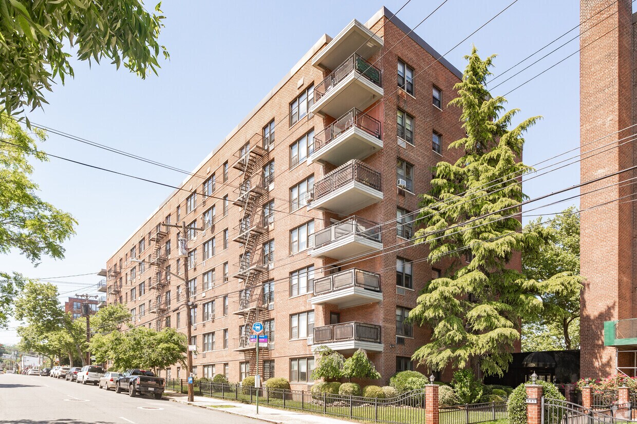 Primary Photo - 145 Lincoln Ave
