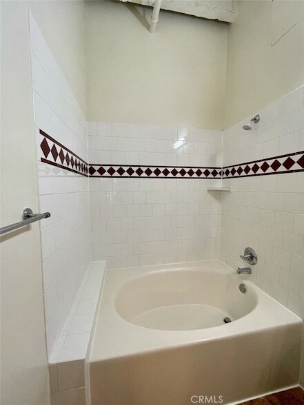 Foto del edificio - 312 W 5th St