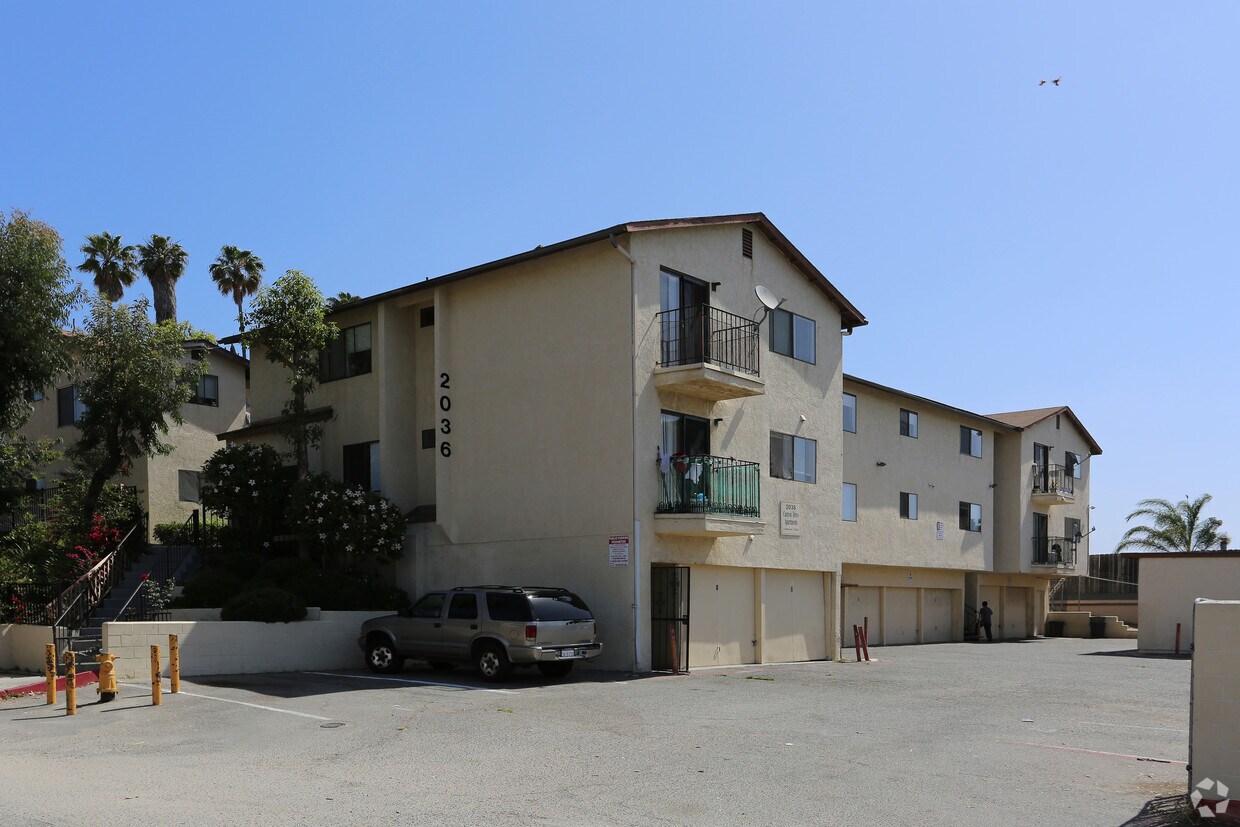 Foto del edificio - 2036 Canyon Dr
