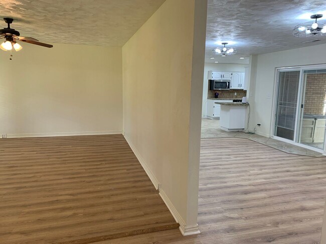 Foto del edificio - 1026 N 1100 W