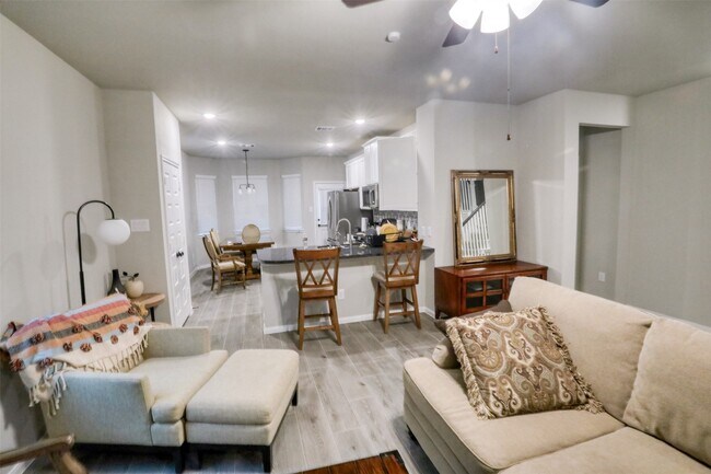 Foto del edificio - 30533 Pleasant Oaks Dr
