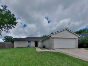 Building Photo - 2706 King James Ct