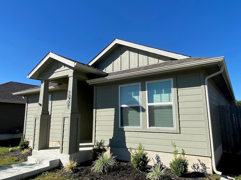 Foto principal - 10301 Mager Ln