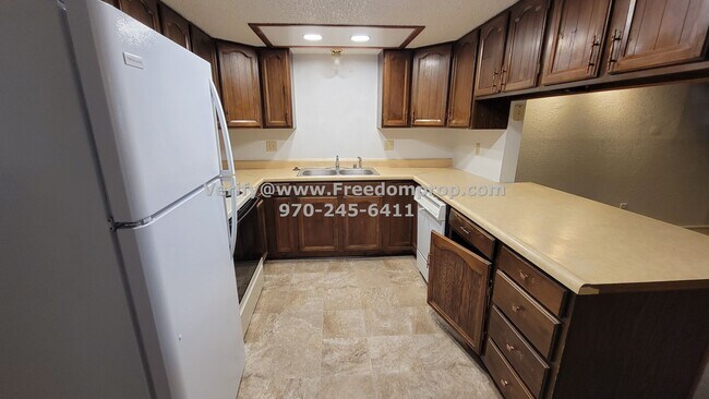 Foto del edificio - Near CMU & St. Mary's 2 Bedroom 1.5 Bath T...