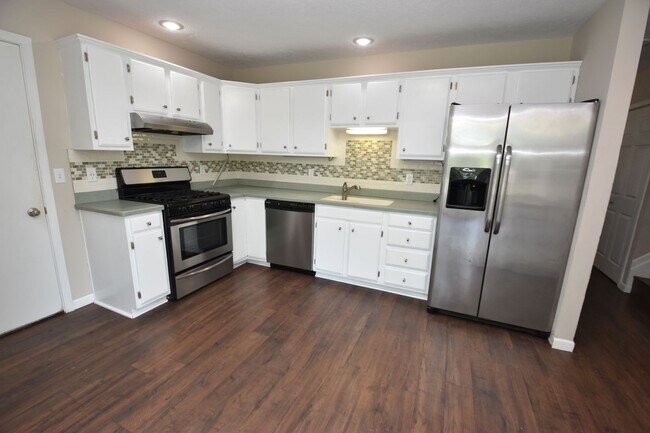 Building Photo - 4 bedroom 2 bath South Bend IN home for rent