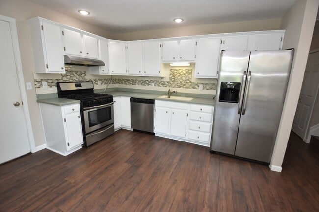 Foto del edificio - 4 bedroom 2 bath South Bend IN home for rent