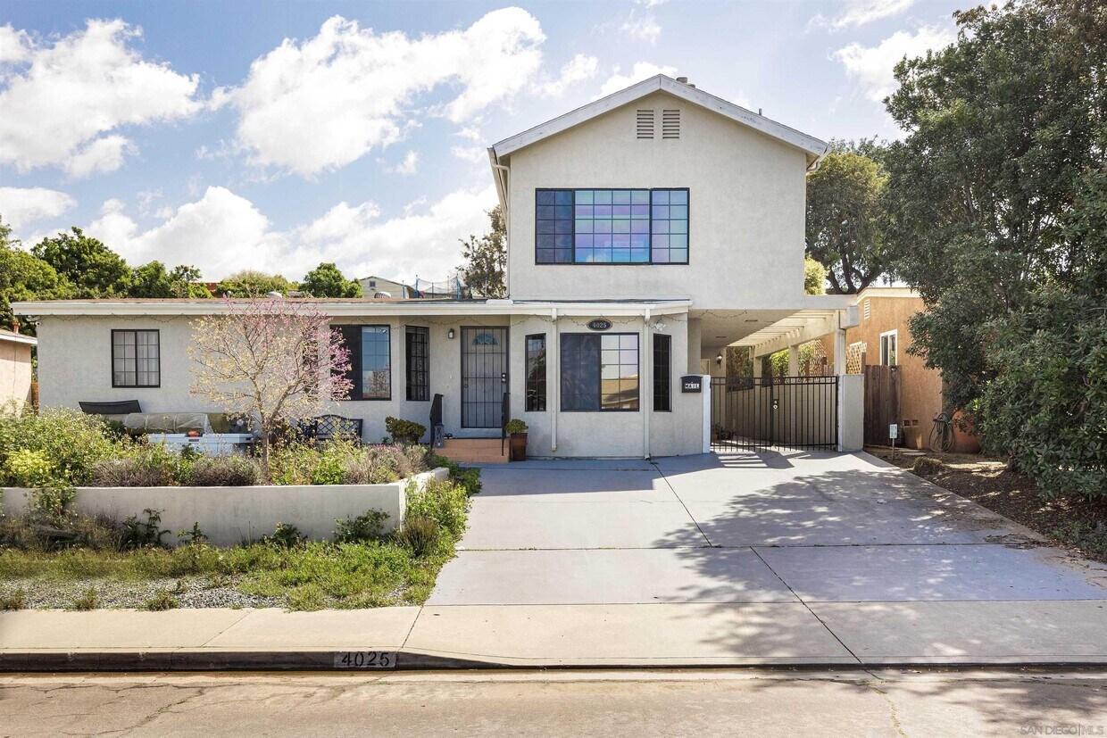 Primary Photo - 4025 Casita Way