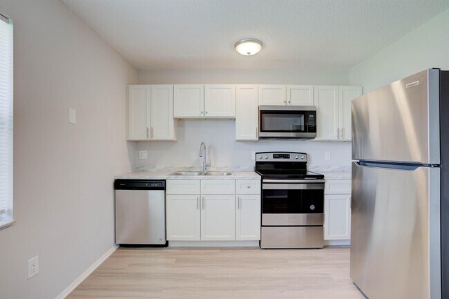 Foto del edificio - 6590 Jupiter Gardens Blvd