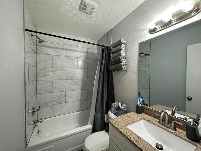 Building Photo - 3801 Elizabeth St