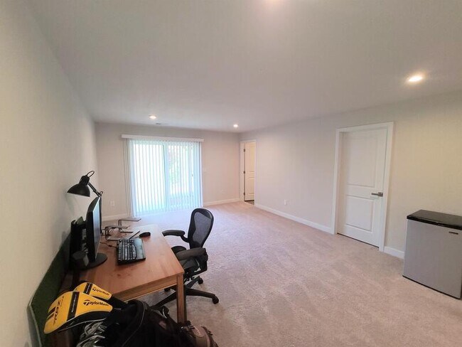 Building Photo - 1721 Shorebird Ln