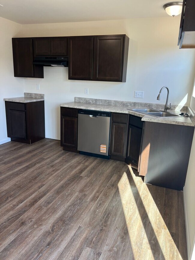 Foto del edificio - NEW 3 bed/2 bath with 1 car garage for lea...