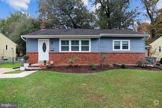 Building Photo - 1117 Maple Ave