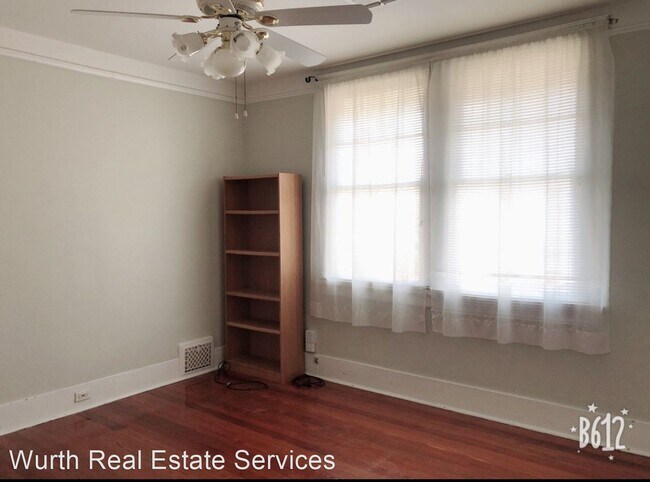 Building Photo - 3 br, 1.5 bath House - 2102 Broadway St