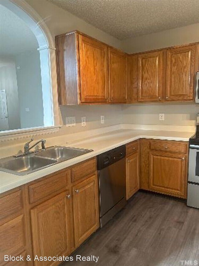 Building Photo - 3 br, 2 bath House - 906 Willow Ridge Drive