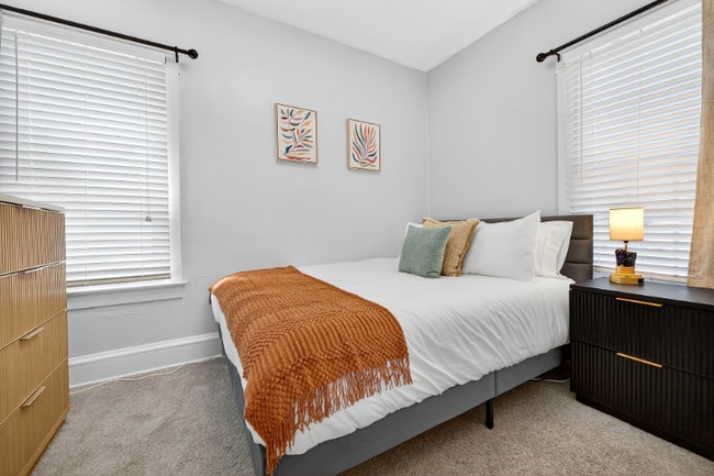 Foto del edificio - 1561 Cordova Ave