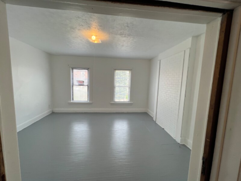 Foto principal - 2367 N High St