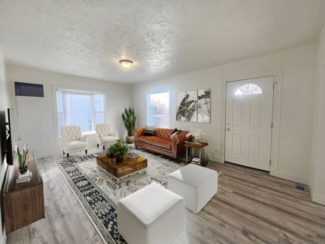 Building Photo - $2,195 - 4 Bed / 2 Bath House in North Spo...