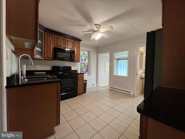 Foto del edificio - 333 E Landis St