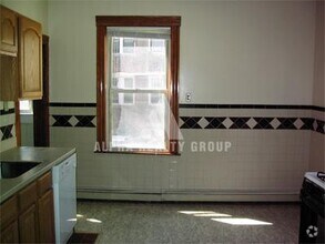 Building Photo - 132 Glenville Ave