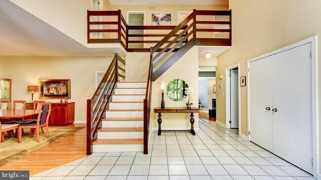 Building Photo - 5 Partridge Run