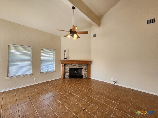 Foto del edificio - 803 Lodge Creek Dr