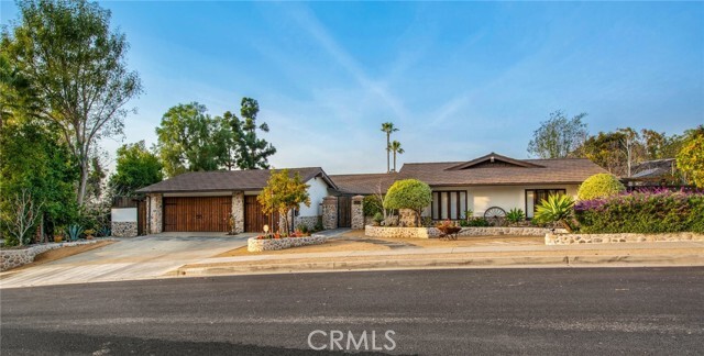 Foto principal - 27151 Mission Hills Dr