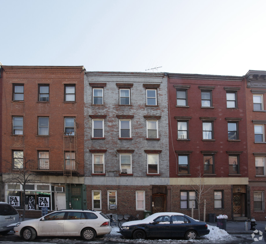 Building Photo - 138 Franklin St