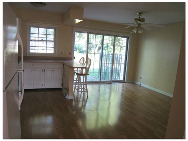 Kitchen - 845 Country Club Dr