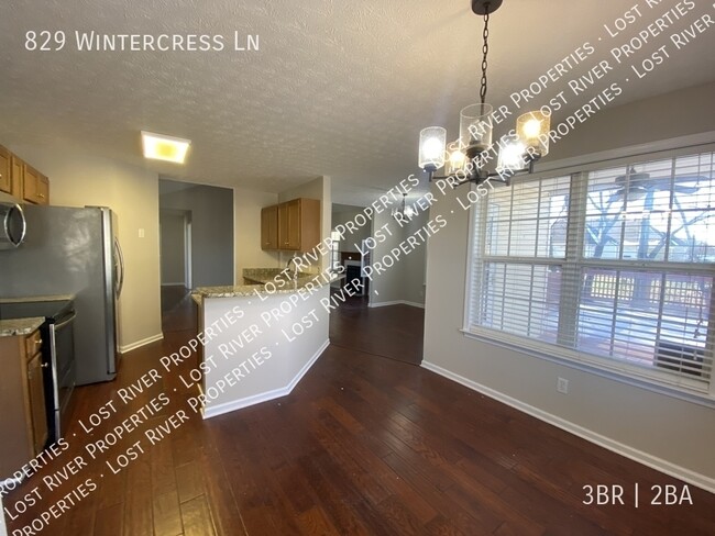 Foto del edificio - 829 Wintercress Ln