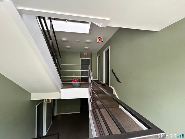 Foto del edificio - 175 Mill Pond Rd