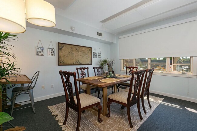 Foto del edificio - 490 N Craig Ave