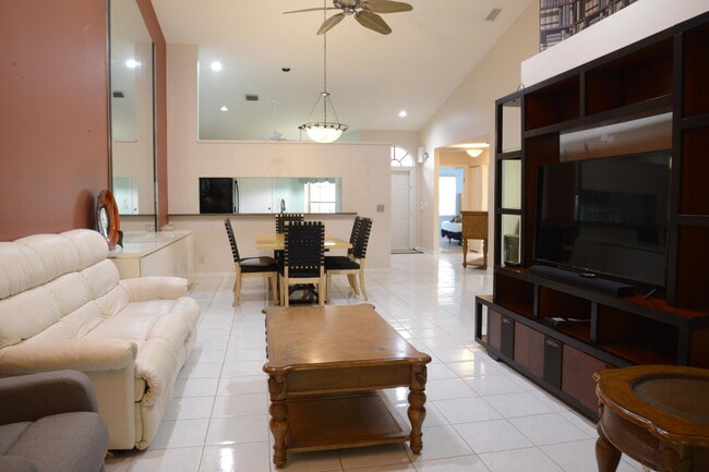 Foto del edificio - 7557 Lexington Club Blvd