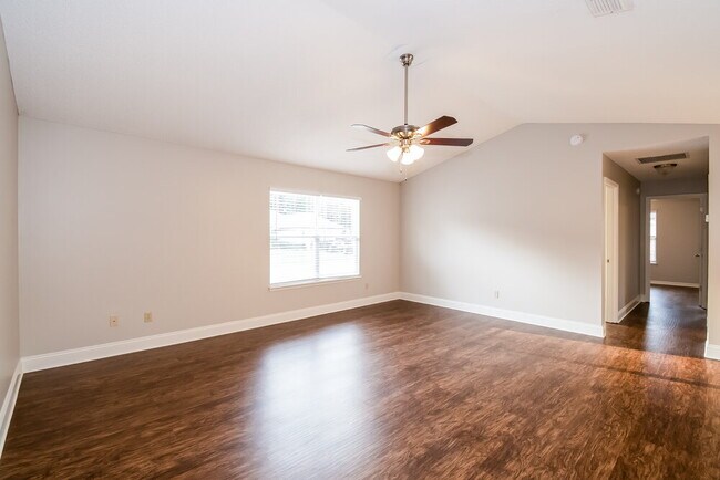Building Photo - 8244 International Village Dr