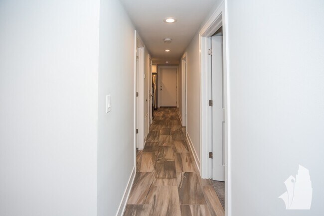 Foto del edificio - 2326 N Southport Ave