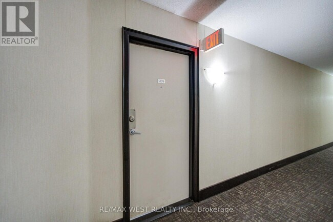 Photo du bâtiment - 3559 Eglinton Ave W